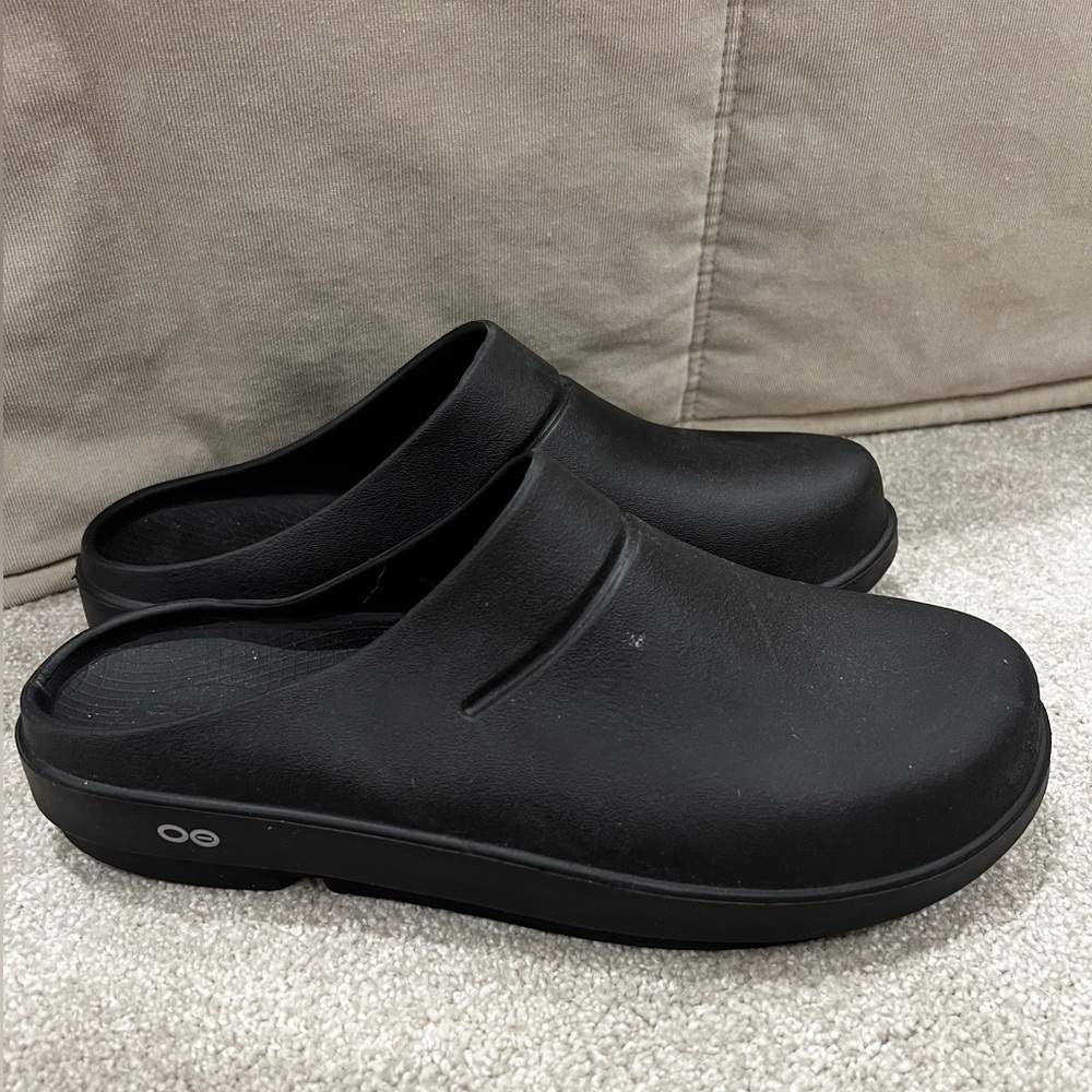 Oofos Men's OoCloog Slide Clogs | Black| US 11